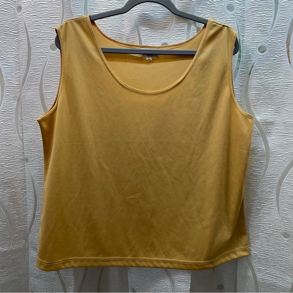 Moffi International Tank Top Women XXL Mustard Yellow Excellent Scoop Neck Basic